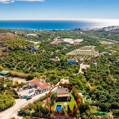 En Nerja, Piscina Y Gran Jardín Villa *