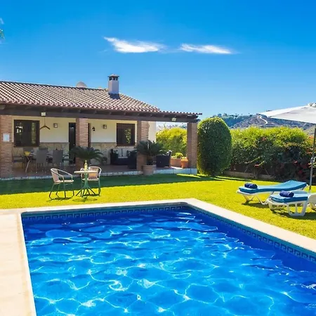 Villa En Nerja, Piscina Y Gran Jardín