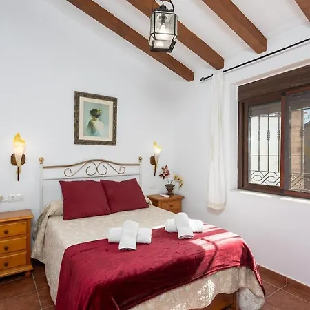 Villa En Nerja, Piscina Y Gran Jardín